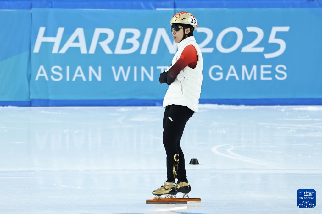 他们在场边